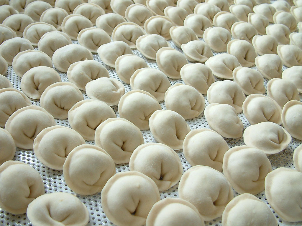 Tiefgefrorene Pelmeni kochen