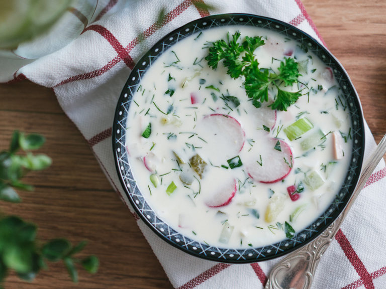 Okroschka - leichte Sommersuppe nach russischer Art - Elena Salewski ...